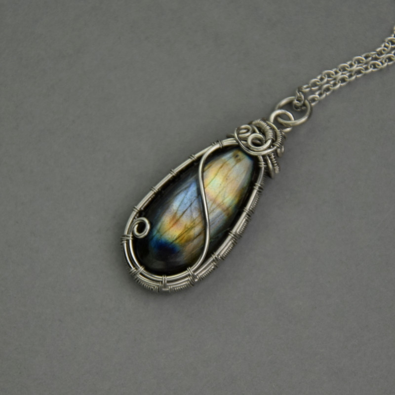 wisiorek-kolorowy-labradoryt-wire-wrapping-oryginalny-unikat-4-sklep