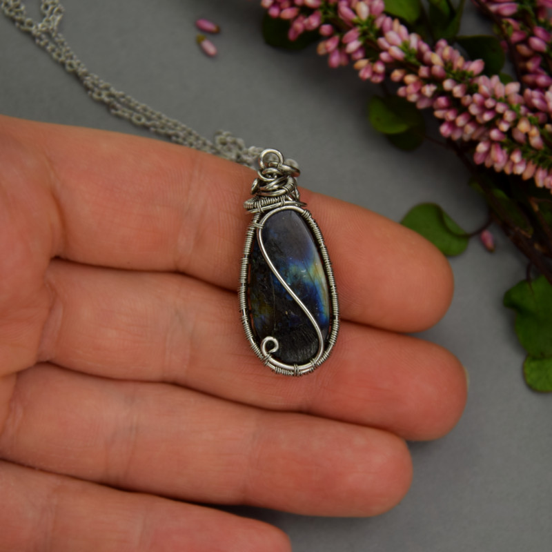 wisiorek-kolorowy-labradoryt-wire-wrapping-oryginalny-unikat-4-sklep