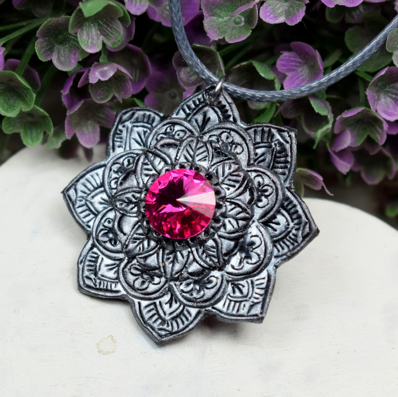 Wisiorek Mandala z różowym kryształem_photo1