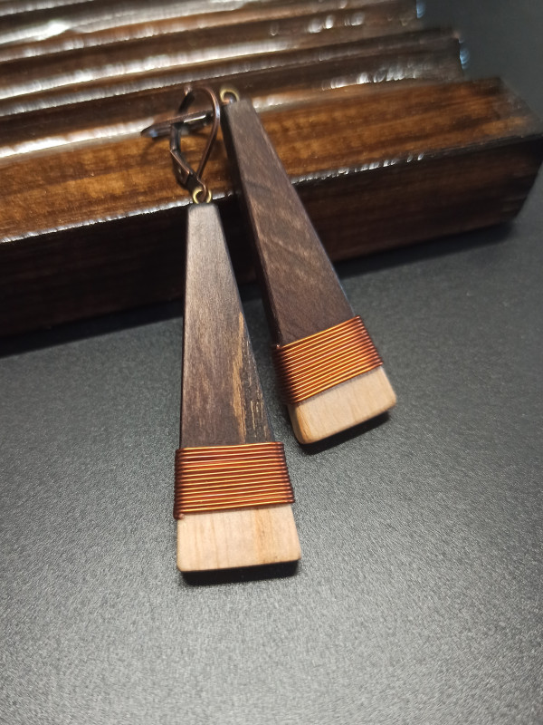 wiszące kolczyki drewniane z elementem miedzianym_photo1