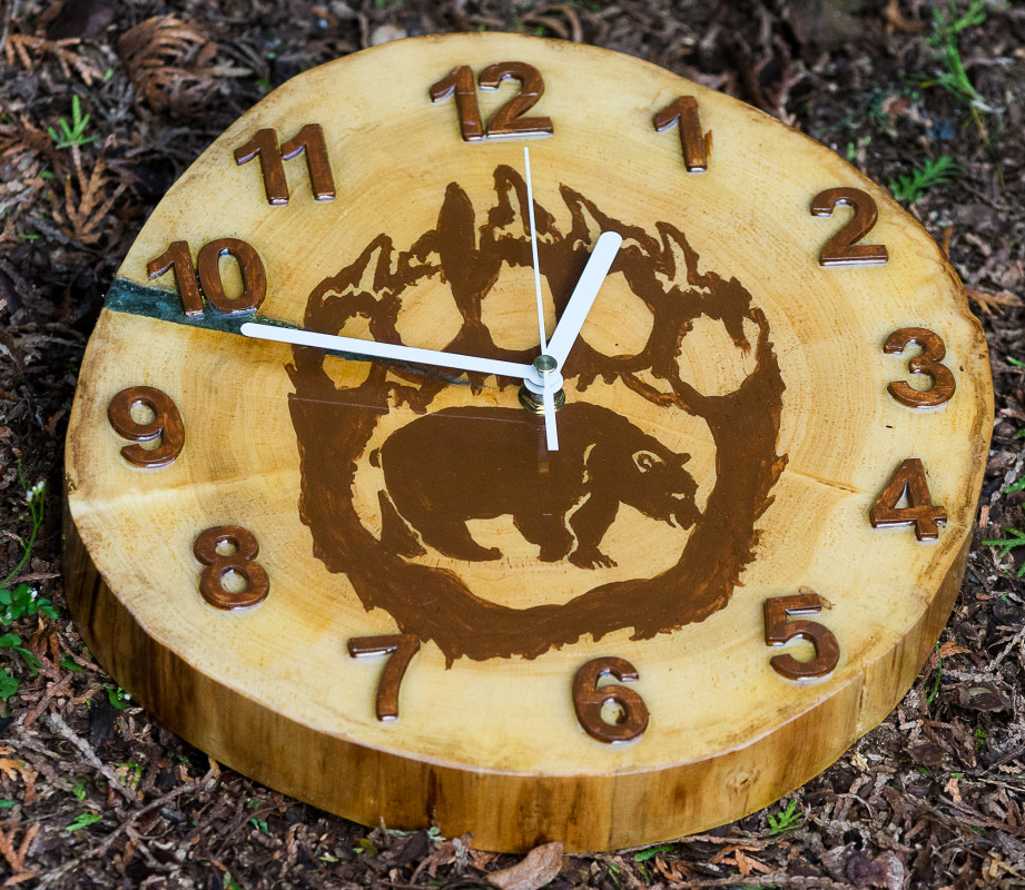 Zegar drewniany Niedźwiedź z żywicą epoksy szarą_photo1