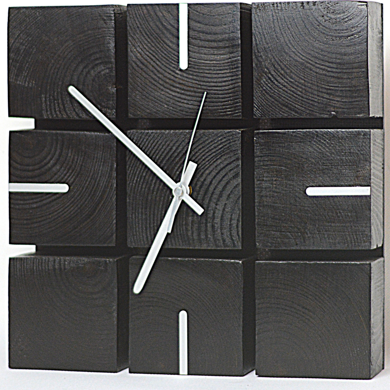 Zegar z klocków drewnianych._photo1