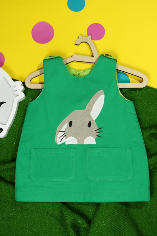 Zielona sukienka dwustronna z królikiem (68 cm)_photo1