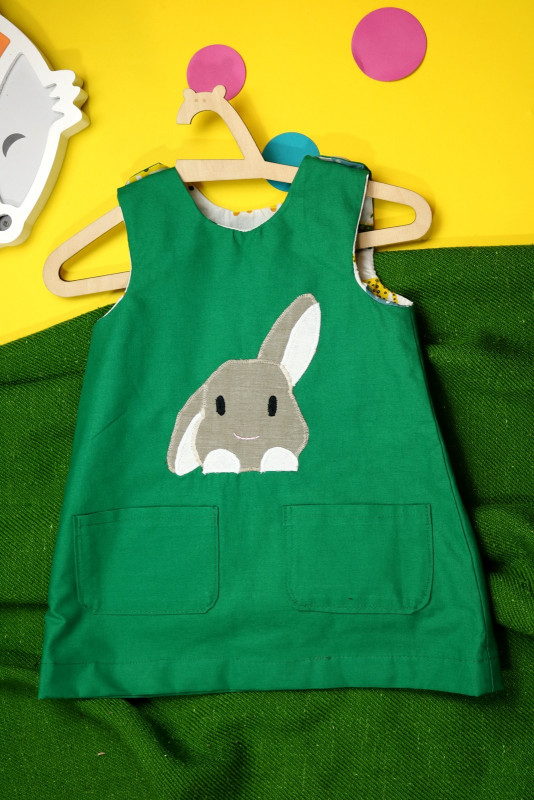 Zielona sukienka dwustronna z królikiem (80 cm)_photo1
