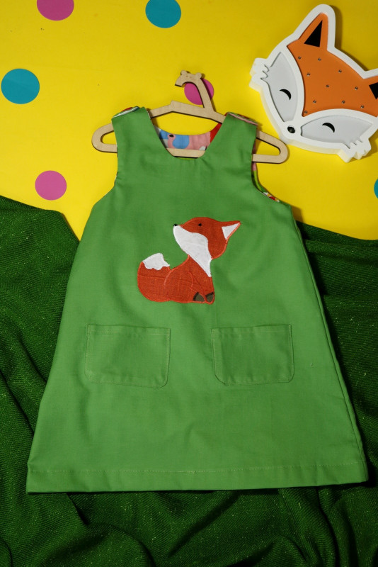 Zielona sukienka dwustronna z lisem (116 cm)_photo1