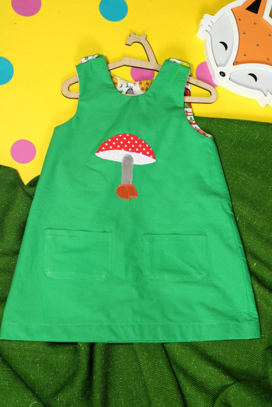 Zielona sukienka dwustronna z muchomorem (110 cm)_photo1