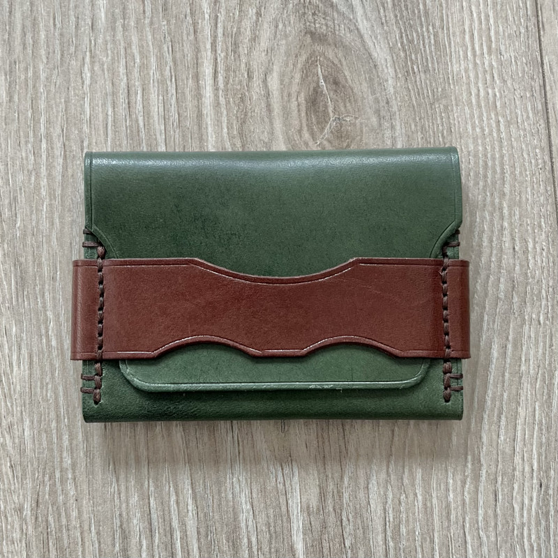 Zielony portfel ze skóry ręcznie uszyty._photo1