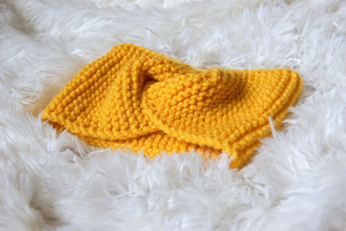 Żółta opaska turban zrobiona na drutach_photo1