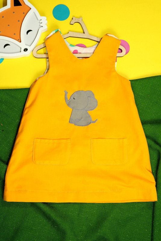Żółta sukienka dwustronna ze słoniem (110 cm)_photo1